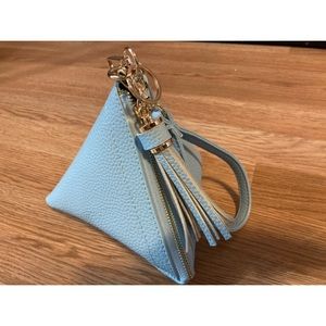 Savvy cowgirl styled look